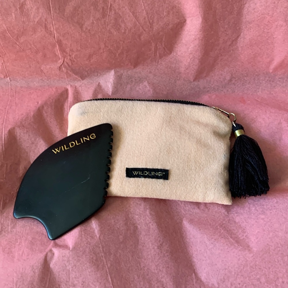 Wildling Facial Gua Sha Empress Stone and Stone Pouch